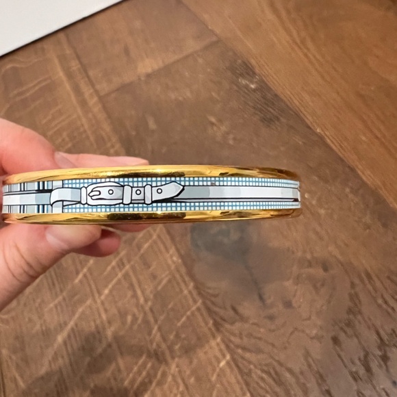 Hermes gold patterned bangle - Picture 3 of 6